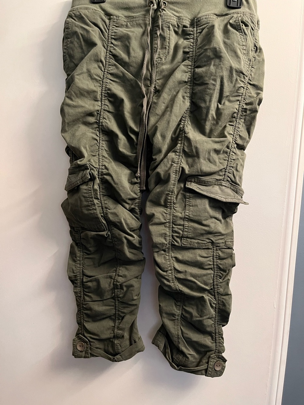 Vanilla Star Olive Green Cargo Capri Pants